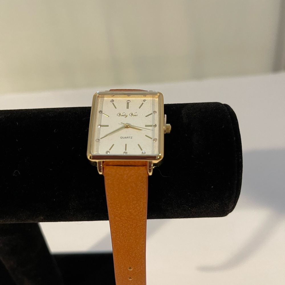 Voulez-Vous Women Stainless Steel Quartz Movement Designer Watch. Gold.